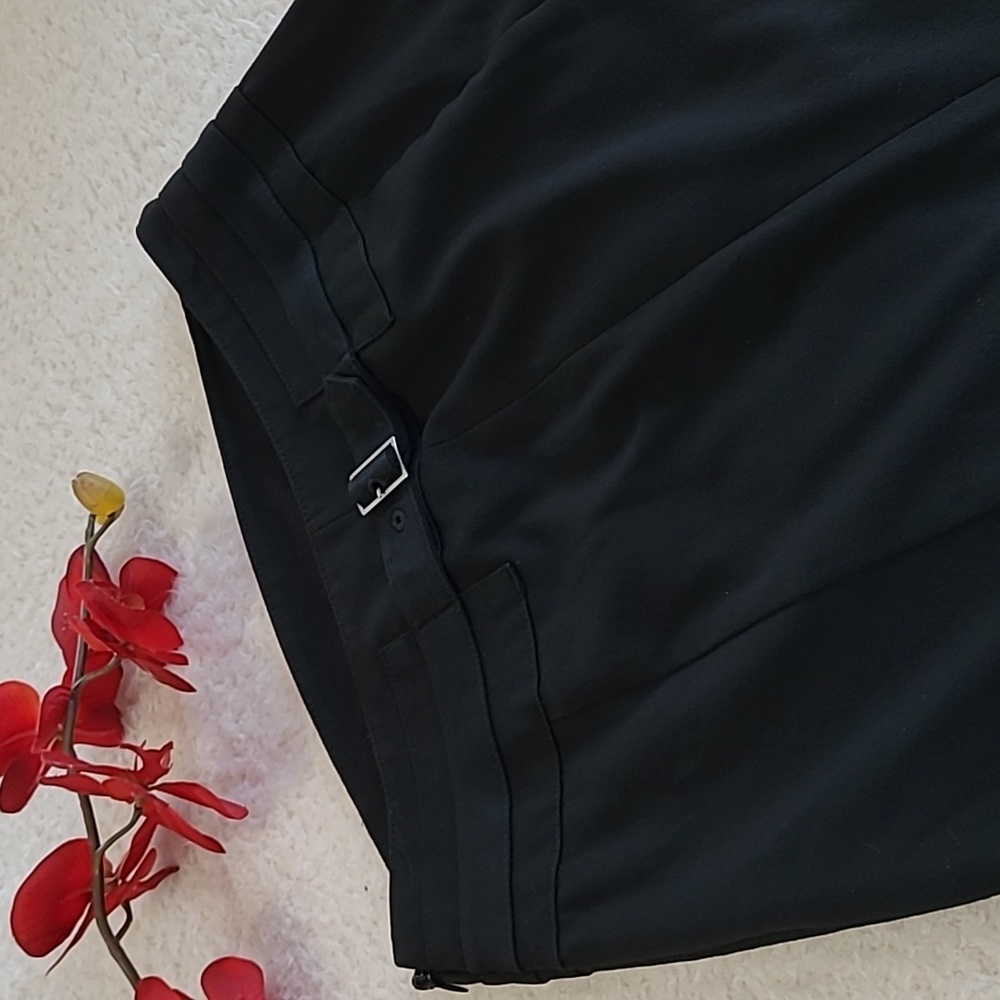 Black Skirt Sexy Detail Trim At Waistline Back Buckle Express Design Studio Sz 6 - Picture 2 of 16